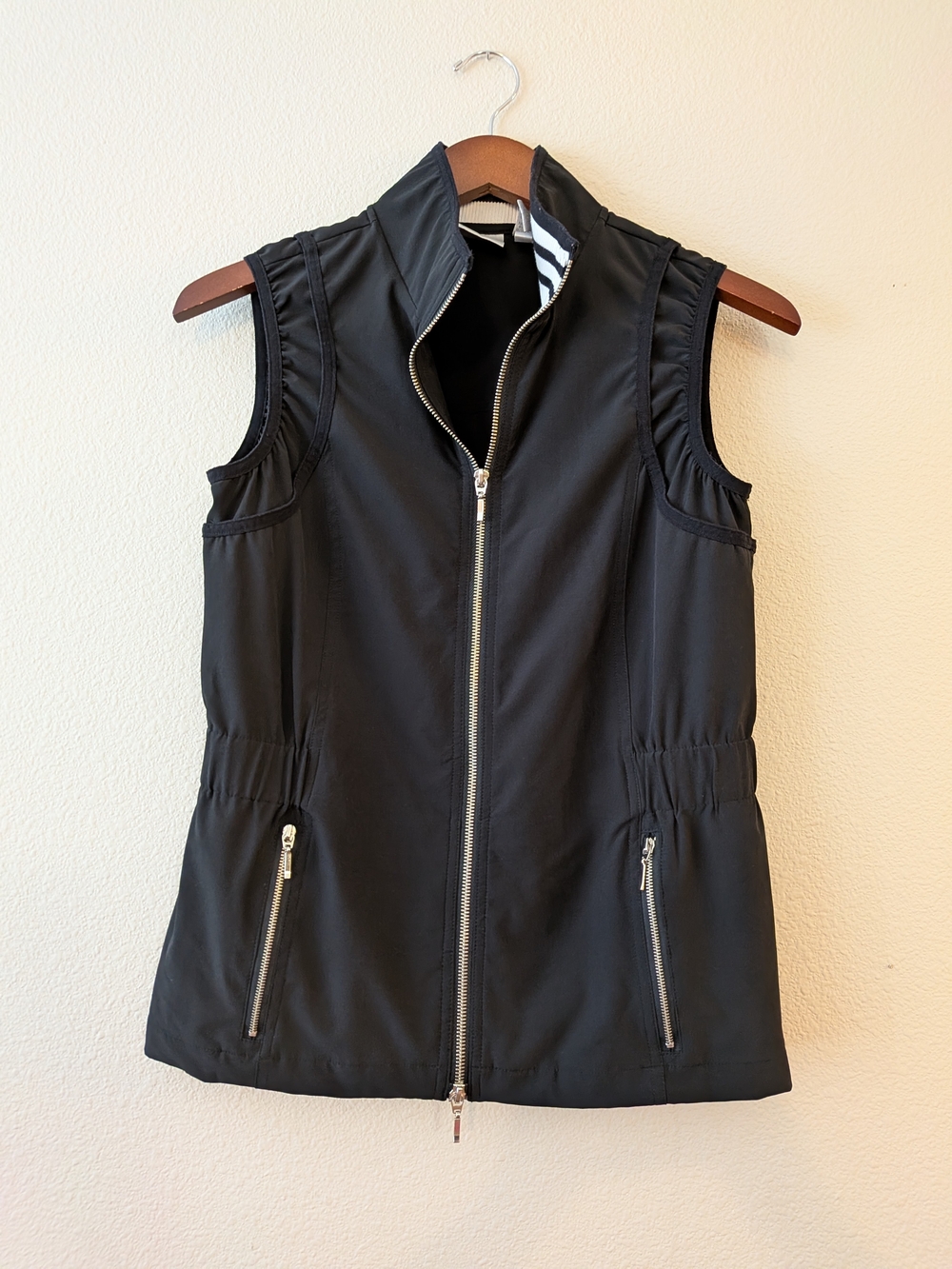 Zenergy Chico's Black Sleeveless Zip Front Vest